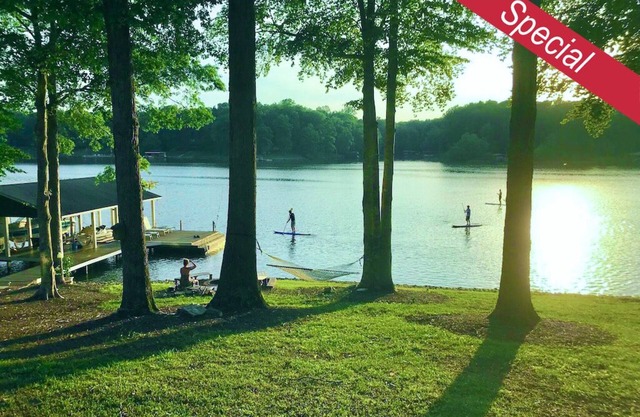 HUGE cove, DEEP water, KAYAKS, SUPs, fire pit & game room