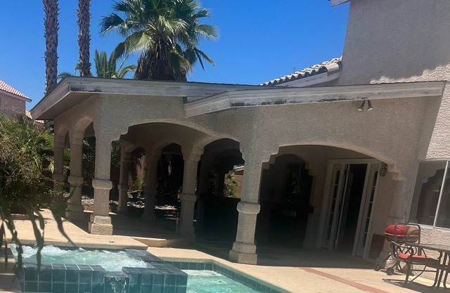 Huge house with private pool and large backyard space