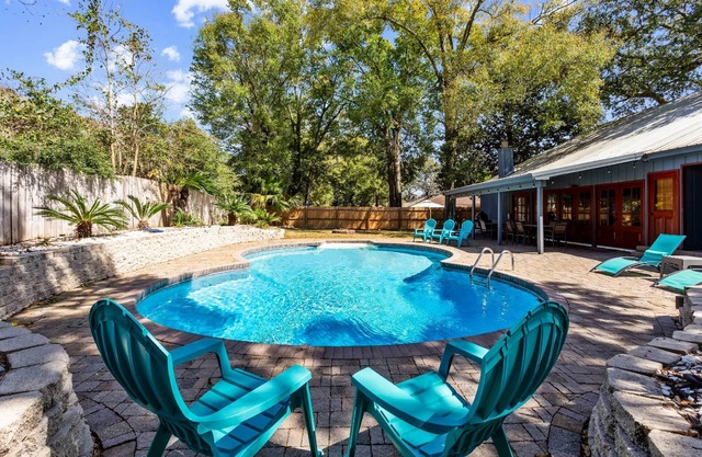 Huge Private Pool & Yard |Backyard Beach Barbecue |Fenced |Dogs Ok |Hammock |Fire Pit |Game Room