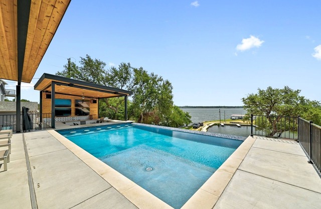 Huge Waterfront Home on Lake Lbj with Pool, HotTub, Island, Boat Ramp and Slips