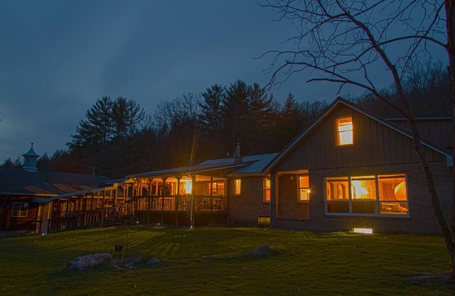 Hummingbird Retreat 12 miles from Ohiopyle, unique house and property on stream.