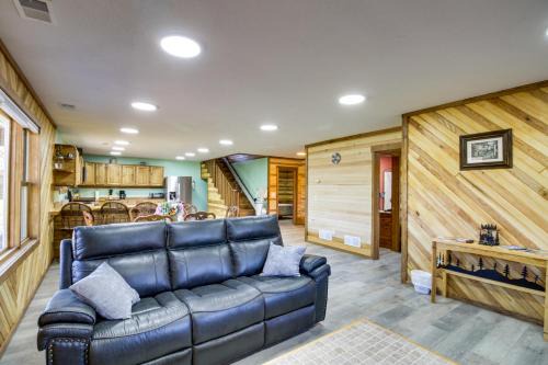 Hunt, Hike and Explore! Private Home in Pequot Lakes