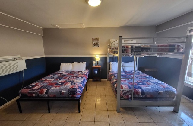 HUNTERS SUITE SLEEPS 6