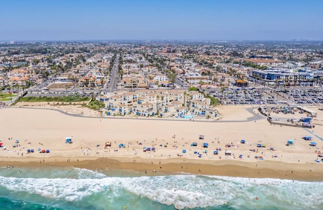 Huntington Hideaway on the Sand