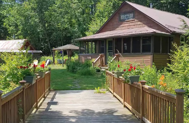 Huntress Cabin at GreenMan Farm