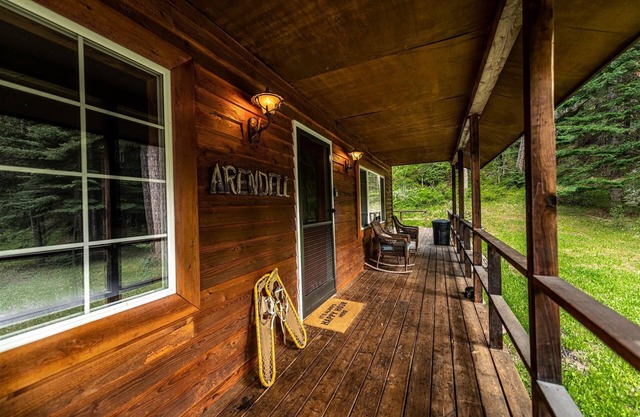 Huntsman’s Hideout- Deborgia, Montana 15 mins from Look Out Ski Resort