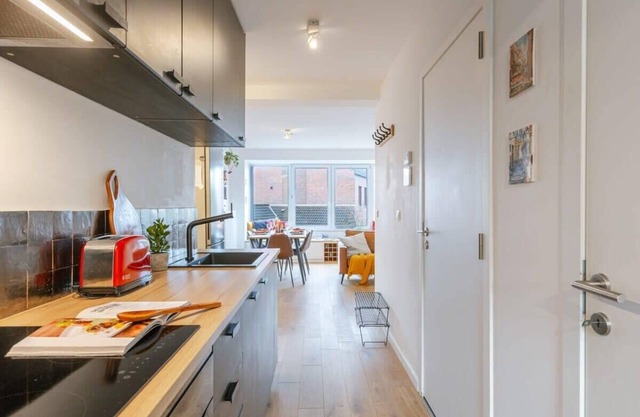 Huswell - Homely duplex near historic city center & station