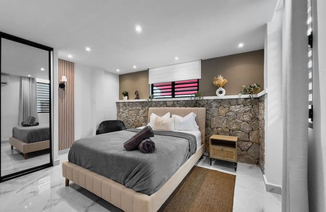 Hyde Park #2 | Comfy Apt W/Parking @ San Juan