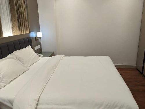 i-Suites Residence & Restaurant