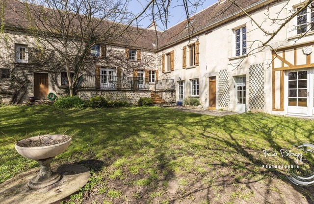 Ideal country house for a stay with family or friends (15 people)