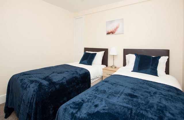 Ideal Flat for a family of 4 near City Centre