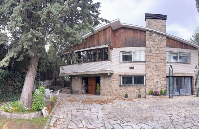 Ideal house for families and meetings