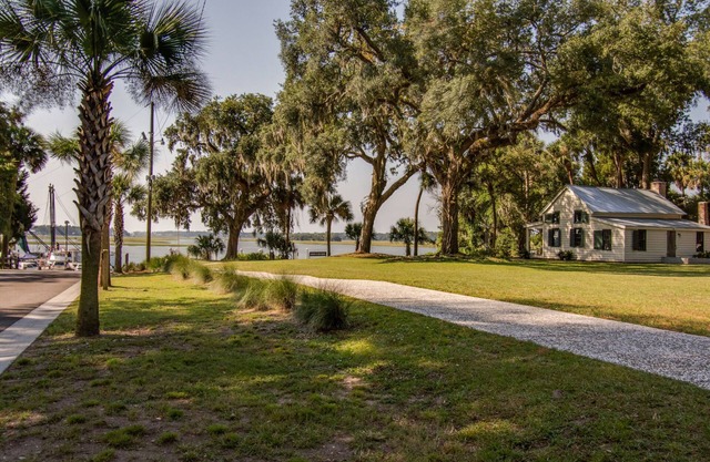 Ideal Location in Downtown Bluffton ~Just Steps to the May River