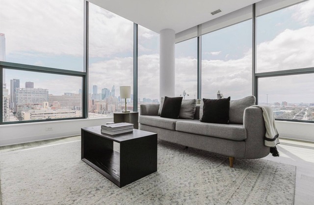 Ideal West Loop 2BR w/Gym & Pool in heart of Greektown, by Blueground