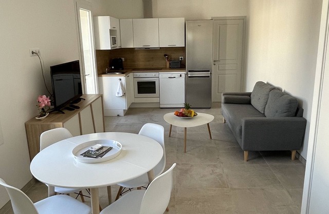 Ideally located apartment with terrace