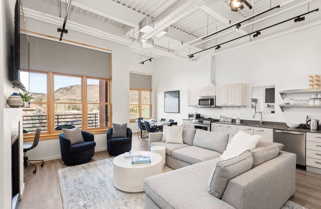 Ideally located, well equipped condo in Basalt's Willits town center.