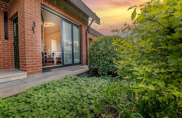 Idyllic location, just a few steps from the swimming pool + the old town