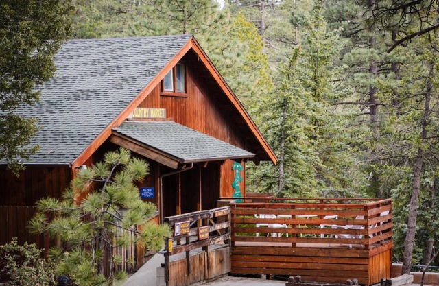 Idyllwild Camping Resort Wheelchair Accessible Cottage