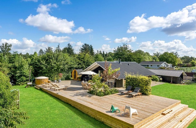 If you want to enjoy your vacation to the fullest and love the outdoor life, this cottage is ideal f