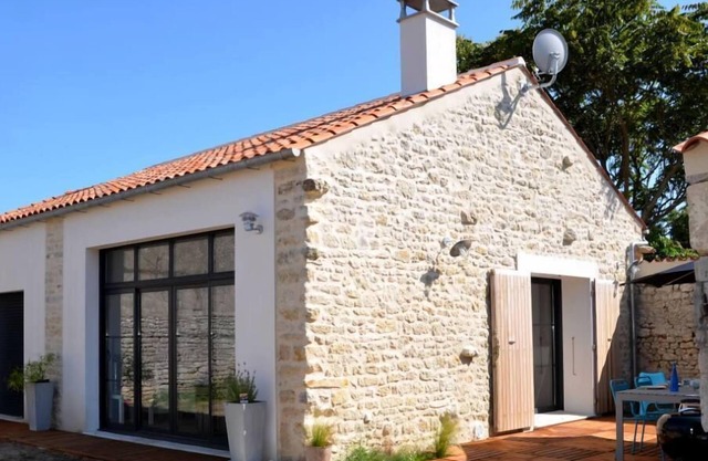 Ile D Oleron: House with character completely renovated