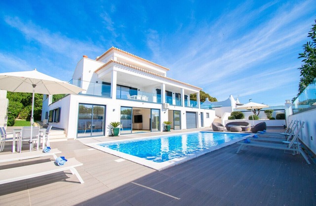 Ilha do Sol, a luxury villa in an ideal location!