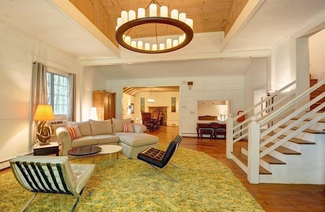 Imagine The Woodstock House