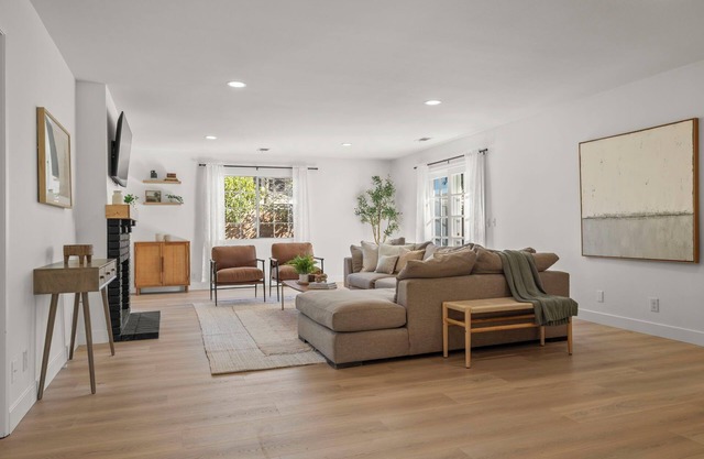 Immaculate 4-bedroom Ventura Home!