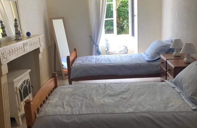 Impeccable 2-Bed House in Saint-Palais-de-Phiolin