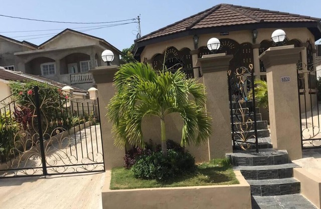 Impeccable 2-Bed House in Montego Bay