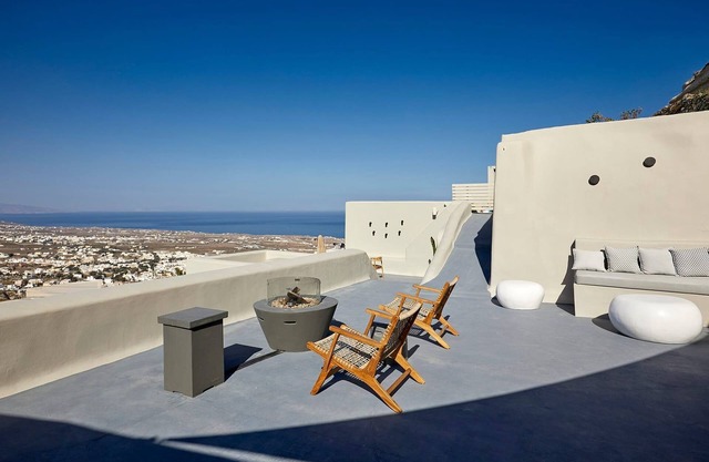 Impressive Santorini Apartment | 1 Bedroom Suite | Apartment Moe | Furnished.