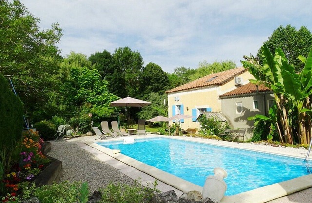 In a quiet garden, set back from the medieval bastide town of Tournon
