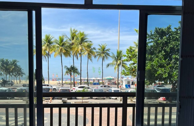 In front of the sea! Enjoy Rio with Tranquility, Comfort and many Facilities!