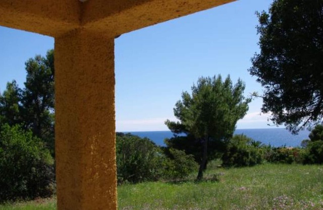 In Multi Family House (5 flats), 400 mt to the beach, 4 pax, Kitchen, 2 bedroom, 1 bathrooms.