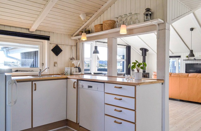 In the attractive Bjerregård, this well-maintained vacation home awaits you with a cozy atmosphere.