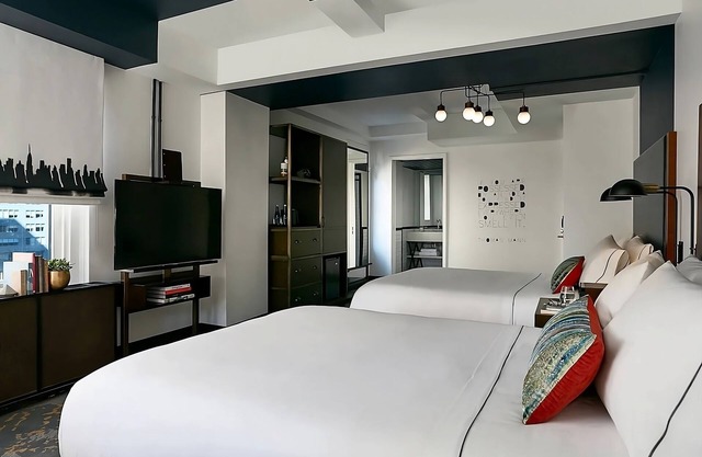 In the Heart of the Lower East Side! Walk to Rockefeller Center and Time Square