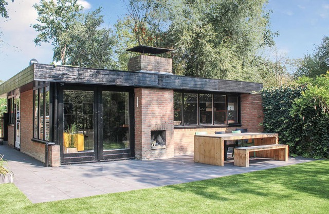 In this beautifully located cottage with its own sauna you will find comfort and tranquility.
