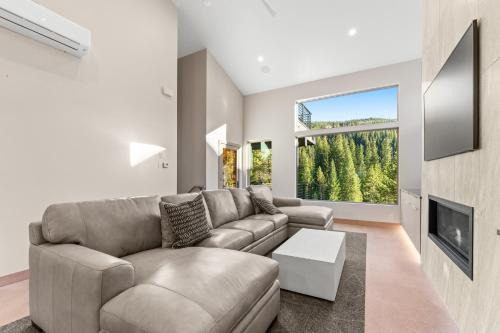 Inas Way Townhomes Unit D by Summit County Mountain Retreats