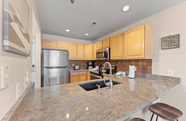 Incredible Lake Views, On Lake & Recpath, Skiing Nearby, Balcony by Summit County Mountain Retreats