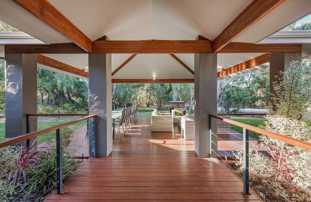 INCREDIBLE MULTI-FAMILY HOLIDAY HOME SITUATED IN LUSH NATURAL BUSHLAND