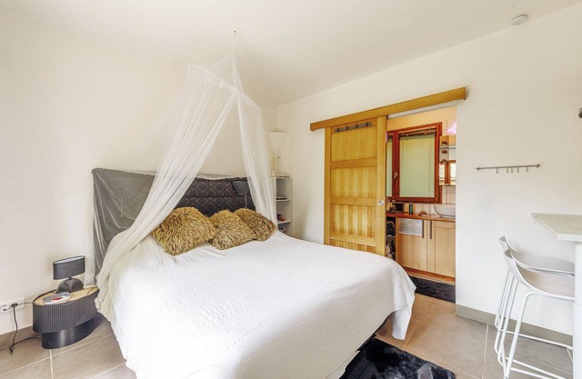 independent housing, in the heart of an acacia forest