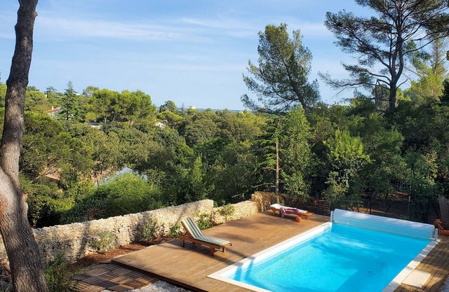 Independent studio with pool