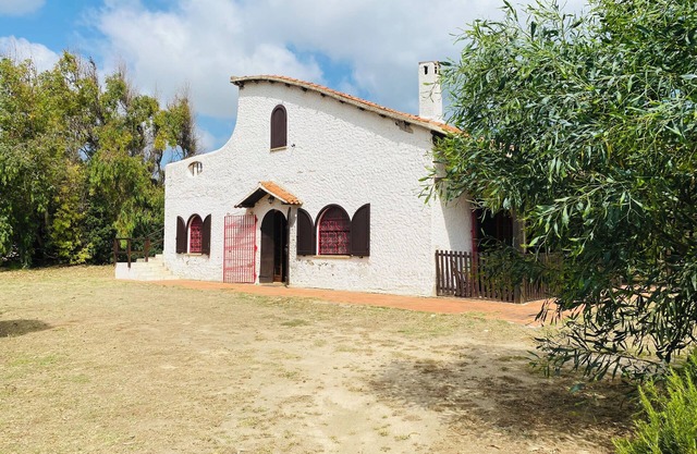 Independent villa on the sea