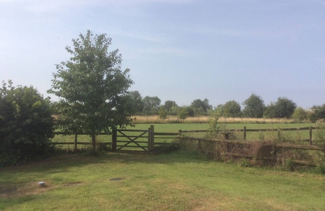 Individual barn overlooking open fields, dog friendly with open fire