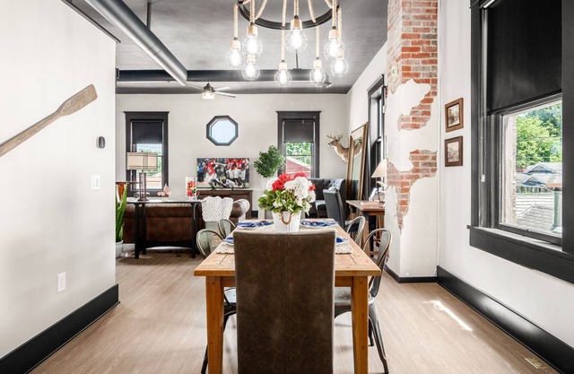 Industrial Style Loft With Access To Buckeye Lake!