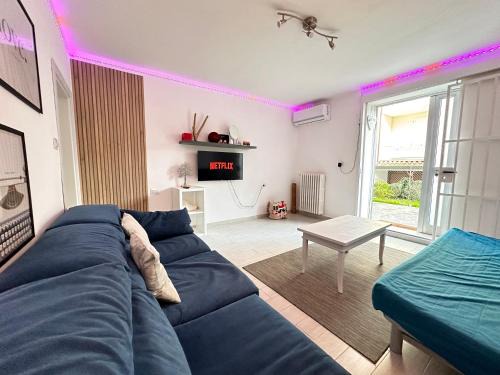 INFONDOALMAR RIMINI -Intero Apt Indipendente-Netflix-MetroMare a 40m-Proiettore 4k Cinema-WiFi Fibra-Led-Parcheggio-Riscaldamento-