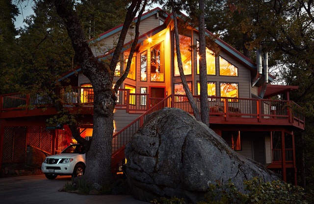 Inside Yosemite N.P. Gates!, Our Cozy Rooms Are Minutes From Valley Attractions