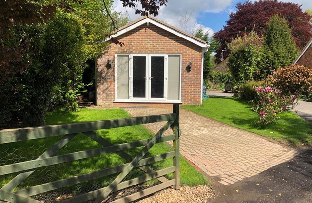 Inviting 2-bed Fully Furnished House-high Wycombe