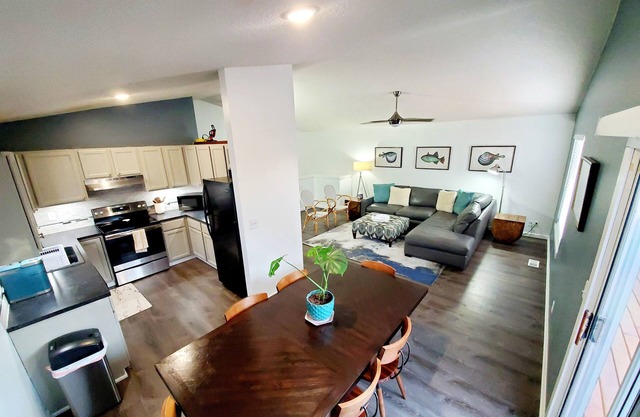 Inwood Retreat sleep up to 10 people