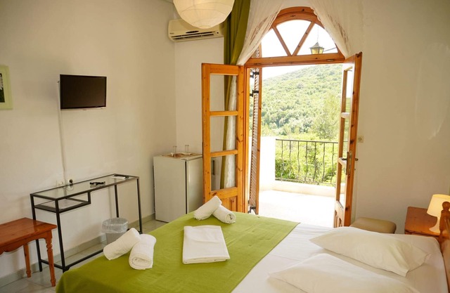 Irida's Summer Getaway - Nostalgic Summer Escape