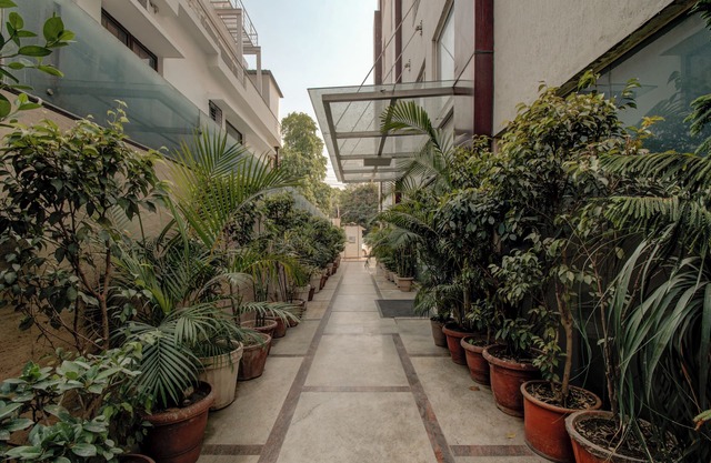 Iris Park Hotel